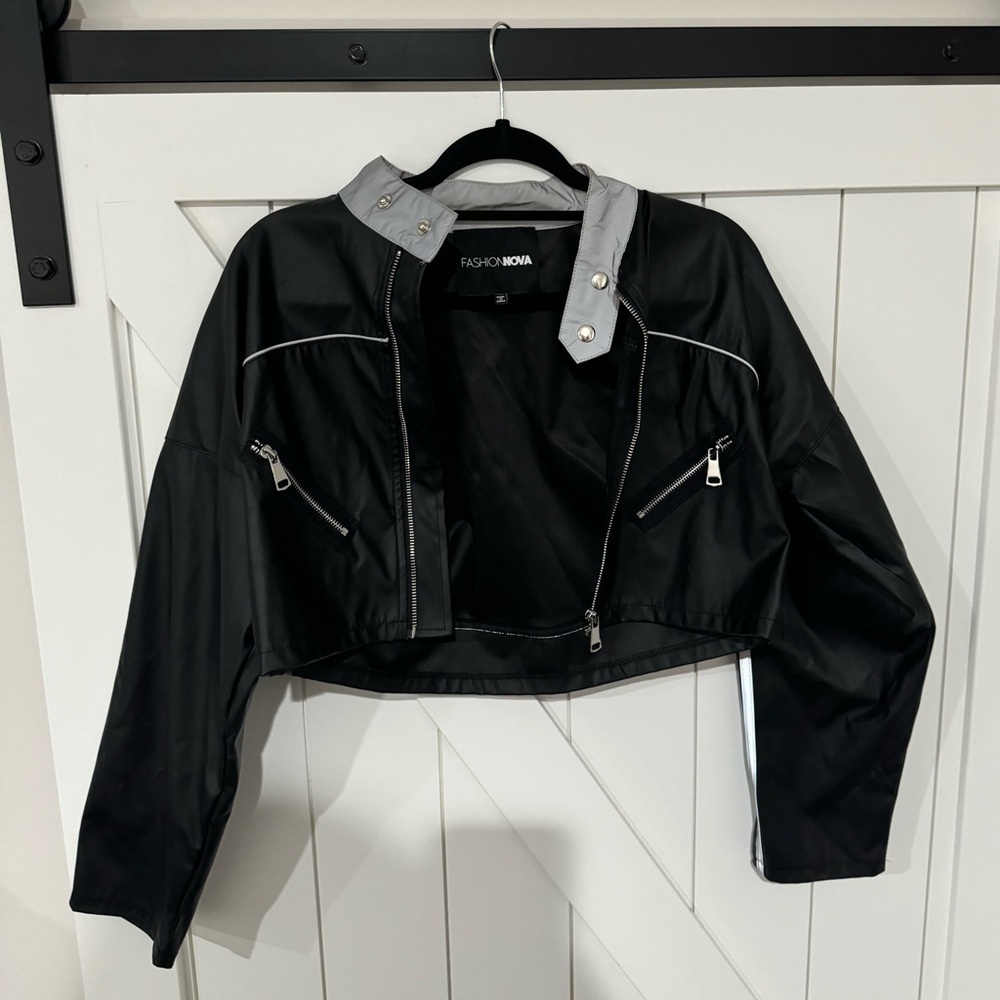 Cropped Black Jacket